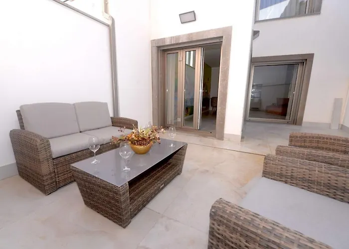 Oro Nero Arte - Luxury With Terrace * Назаре